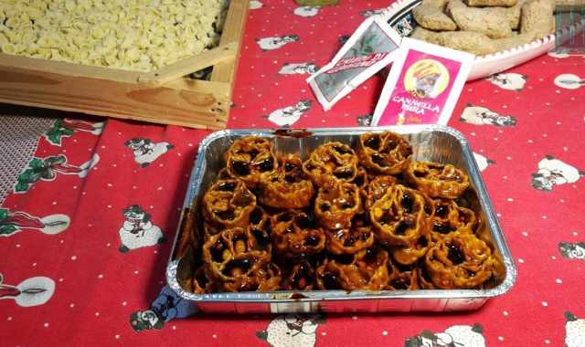 Cartellate, castagnelle e "cazzeucchie": guida ai dolcetti del Natale barese